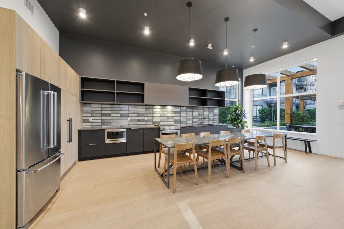 Front Yard Photo of 303 645 Como Lake Avenue, Coquitlam, BC