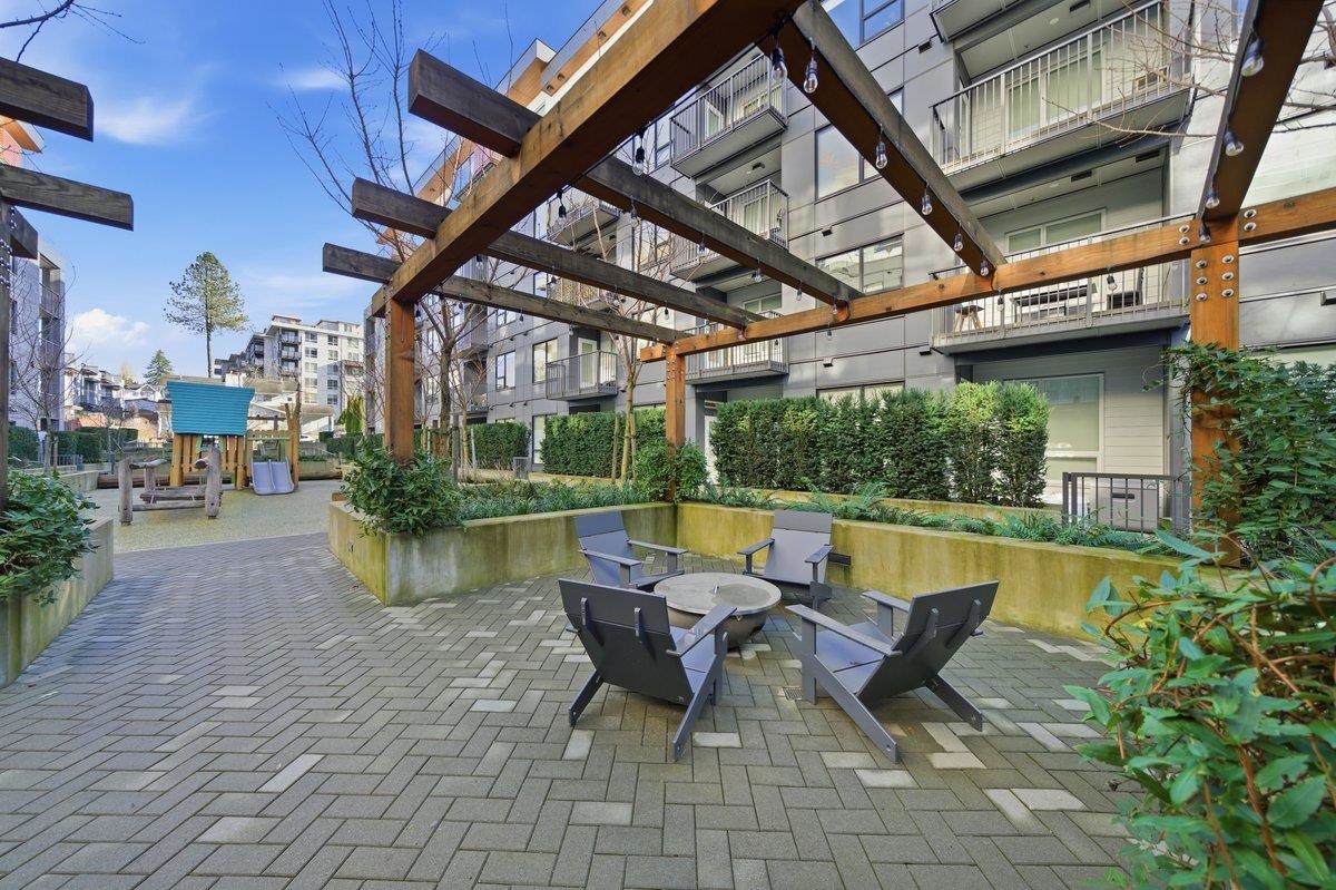 Garden / Landscaping Photo of 303 645 Como Lake Avenue, Coquitlam, BC