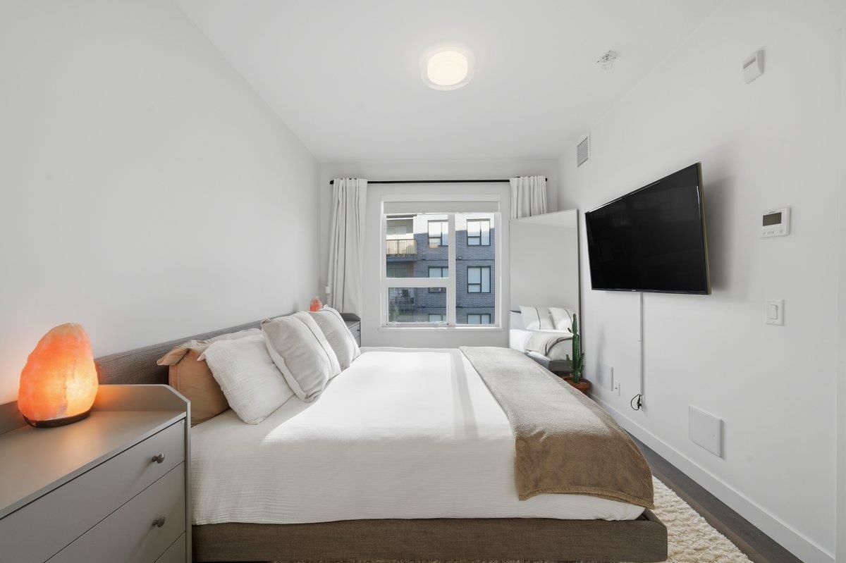 Guest Bathroom Photo of 303 645 Como Lake Avenue, Coquitlam, BC