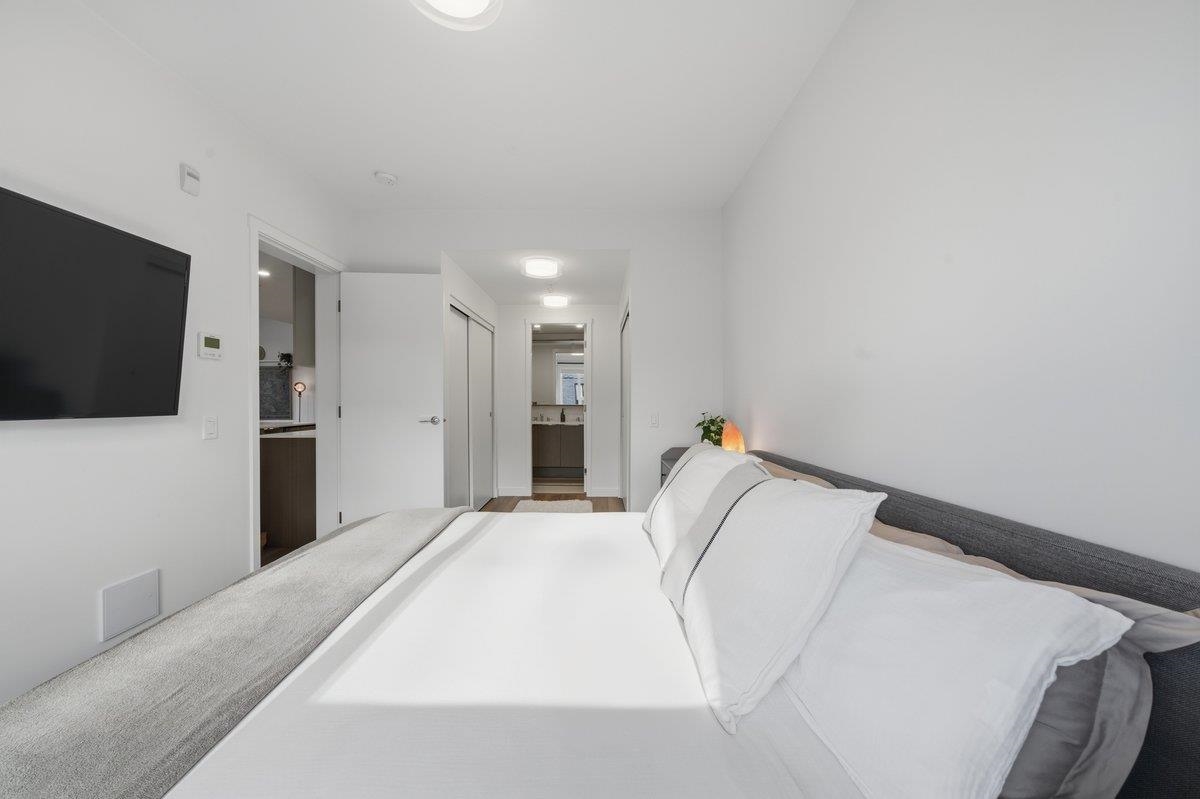 Powder Room Photo of 303 645 Como Lake Avenue, Coquitlam, BC