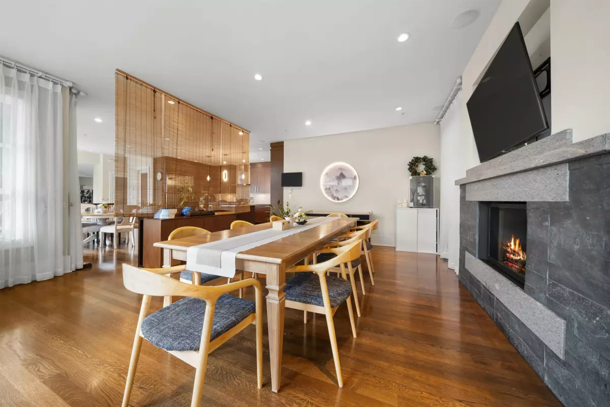 Family Room Photo of 1162 Millstream Road, West Vancouver, BC