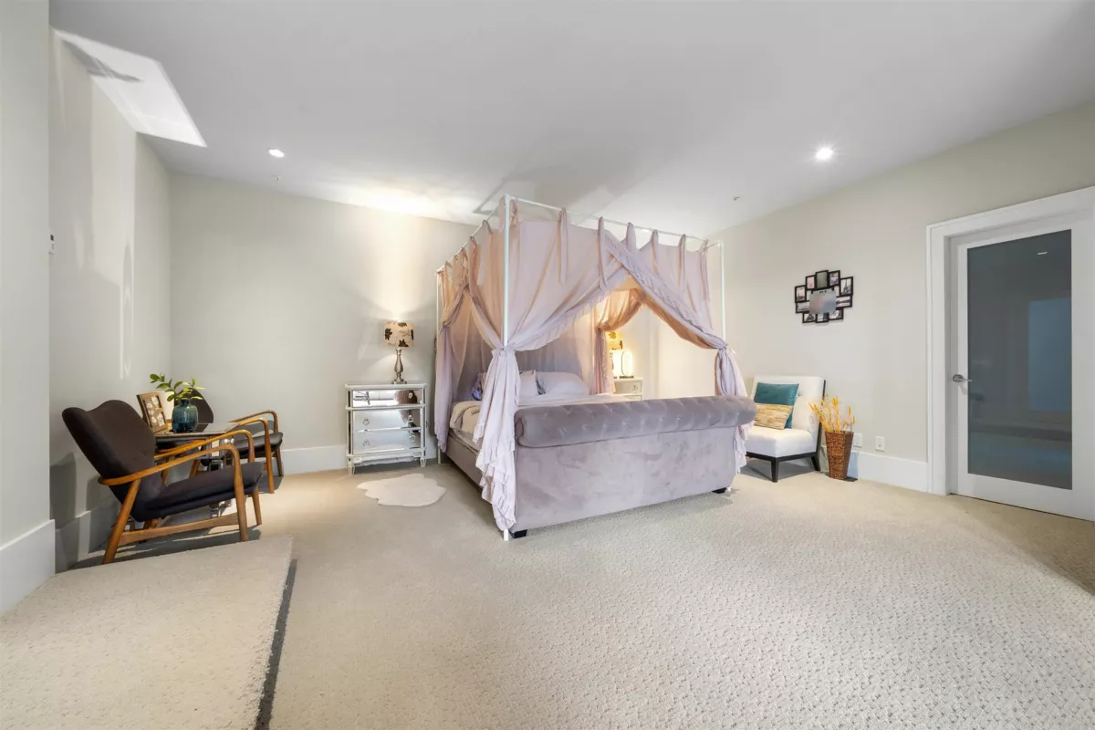 Kitchen Photo of 1162 Millstream Road, West Vancouver, BC