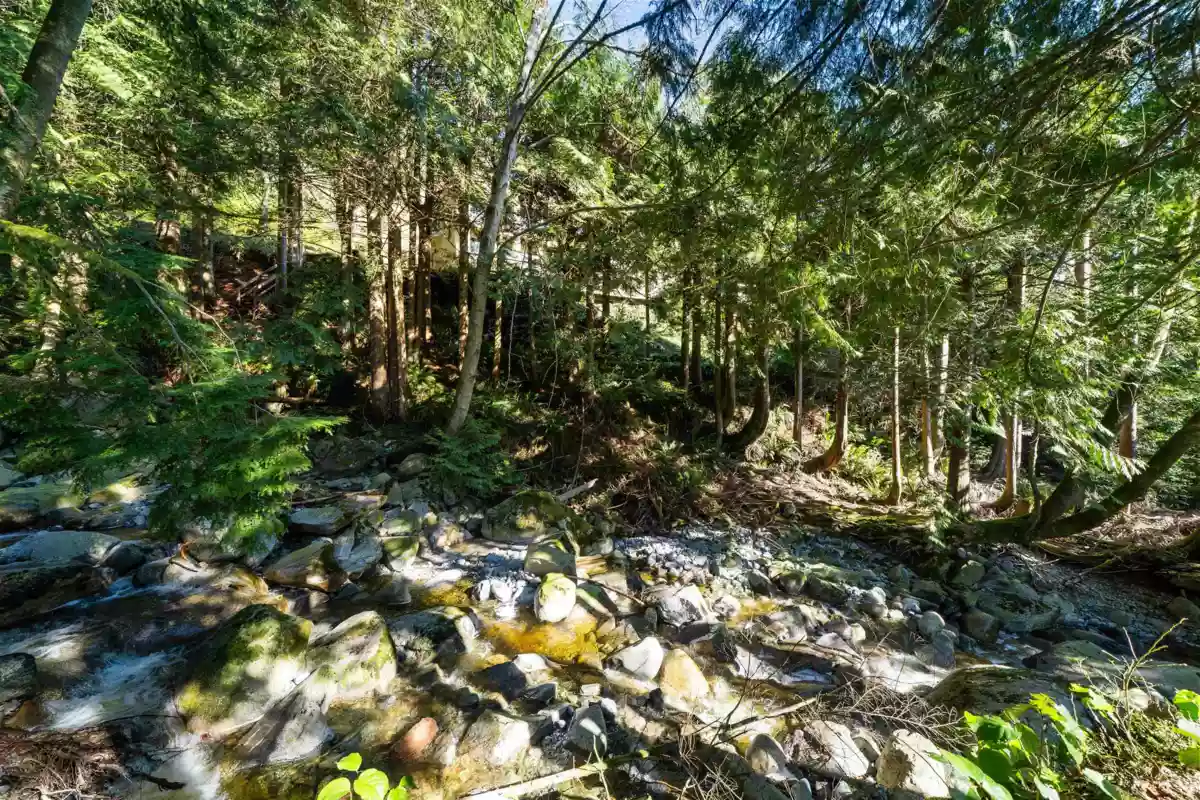Laundry Room Photo of 1162 Millstream Road, West Vancouver, BC
