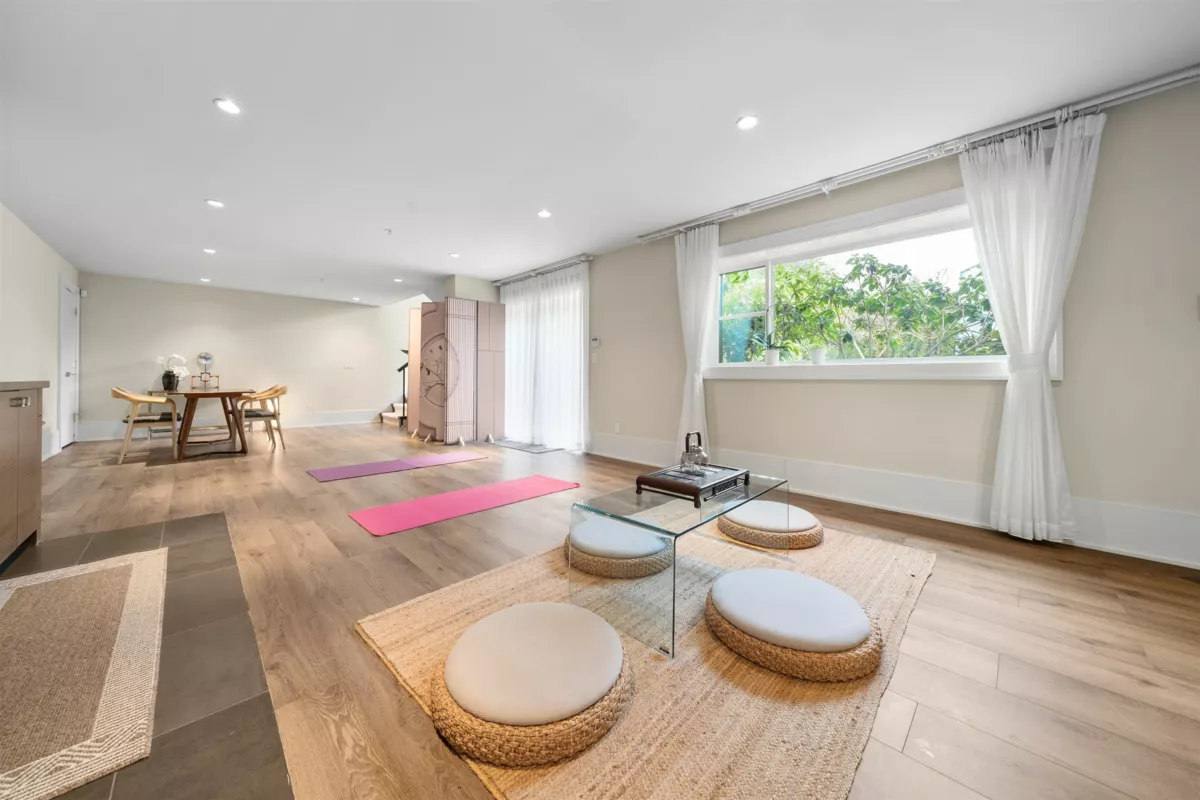 Primary Bathroom Photo of 1162 Millstream Road, West Vancouver, BC