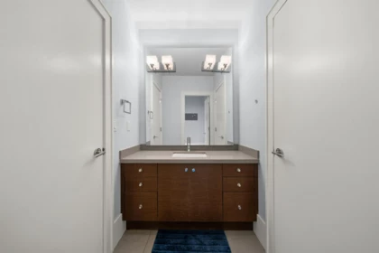 Primary Bedroom Photo of 1162 Millstream Road, West Vancouver, BC