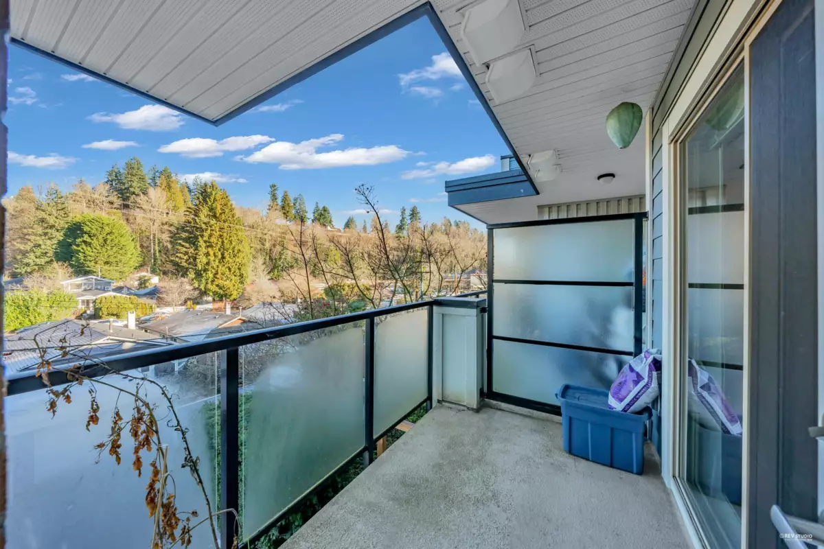 Entry Foyer Photo of 315 1330 Marine Drive, North Vancouver, BC