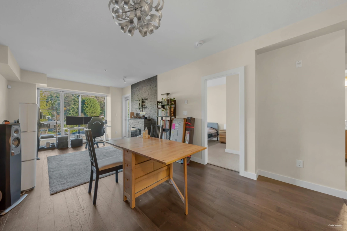 Kitchen Island Photo of 315 1330 Marine Drive, North Vancouver, BC
