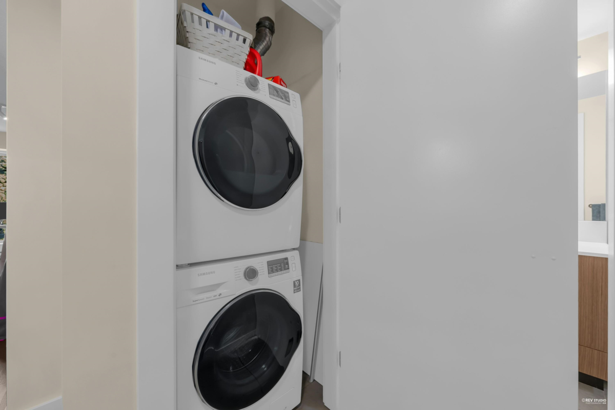 Loft / Bonus Room Photo of 315 1330 Marine Drive, North Vancouver, BC