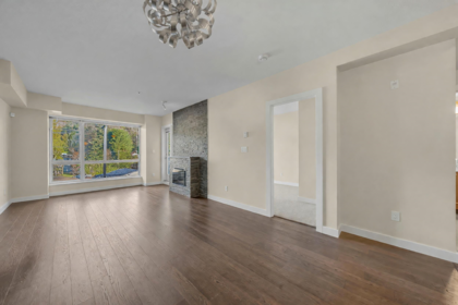 Garden / Landscaping Photo of 315 1330 Marine Drive, North Vancouver, BC