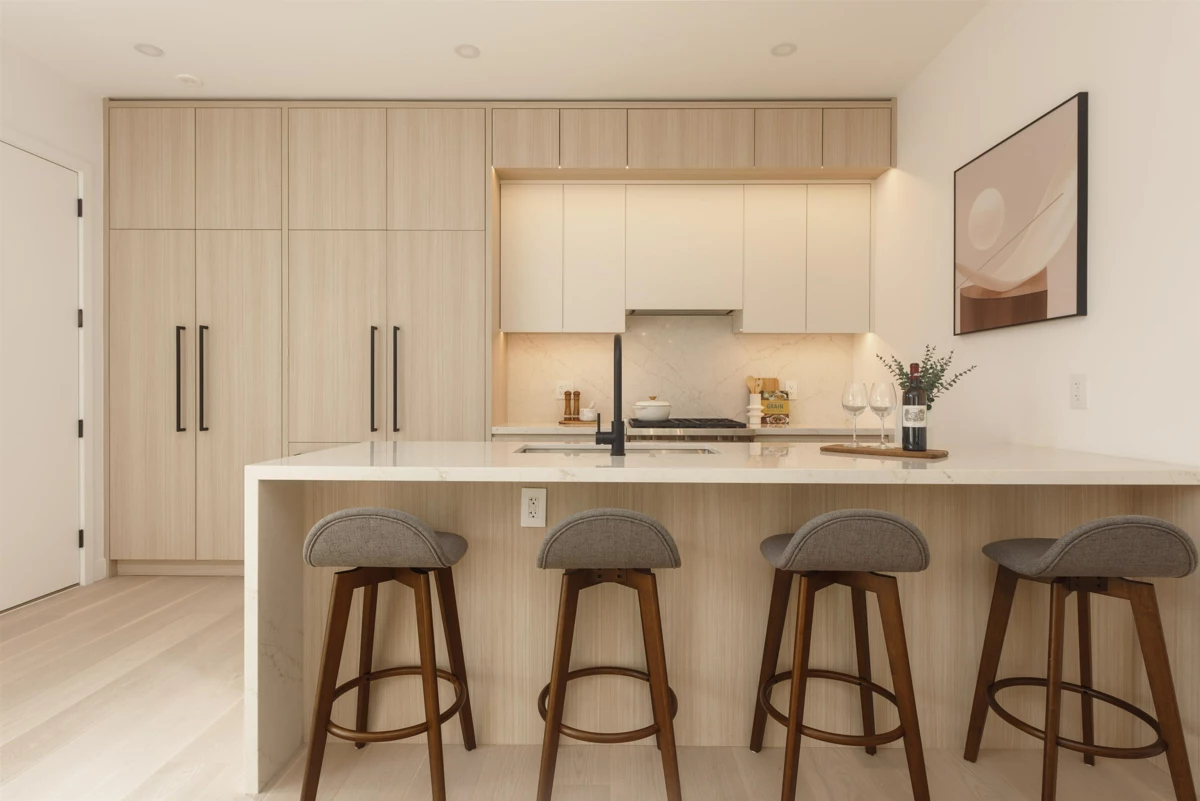 Dining Area Photo of 1 2755 W 11th Avenue, Vancouver, BC