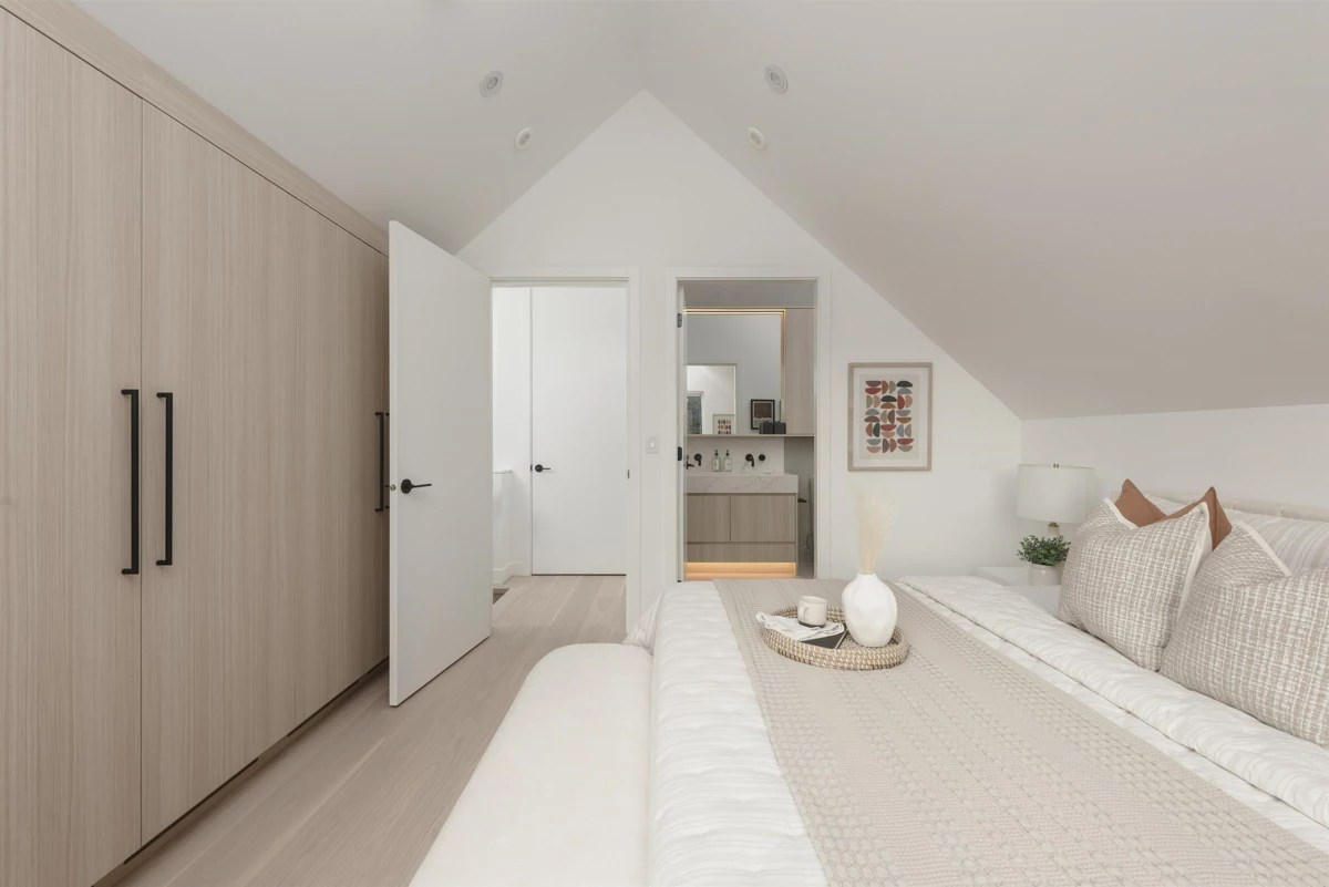 Hallway Photo of 1 2755 W 11th Avenue, Vancouver, BC