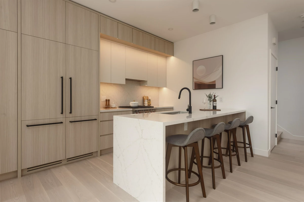 Kitchen Photo of 1 2755 W 11th Avenue, Vancouver, BC