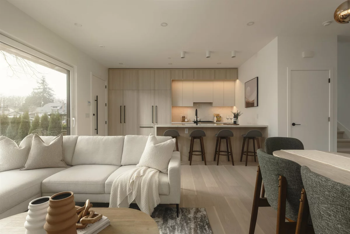 Walk-In Closet Photo of 1 2755 W 11th Avenue, Vancouver, BC