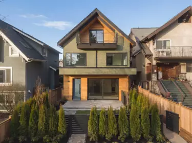 1 2755 W 11th Avenue, Vancouver, BC, Kitsilano — 3 bed half duplex for sale