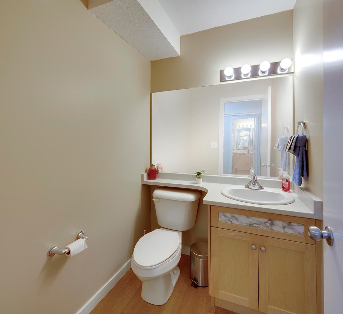 Entry Foyer Photo of 3380 Marquette Crescent, Vancouver, BC