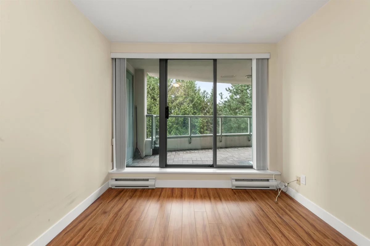 Basement Recreation Room Photo of 306 6622 Southoaks Crescent, Burnaby, BC