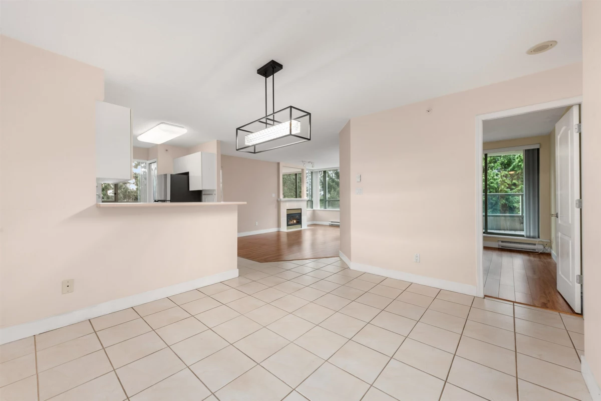 Kitchen Island Photo of 306 6622 Southoaks Crescent, Burnaby, BC
