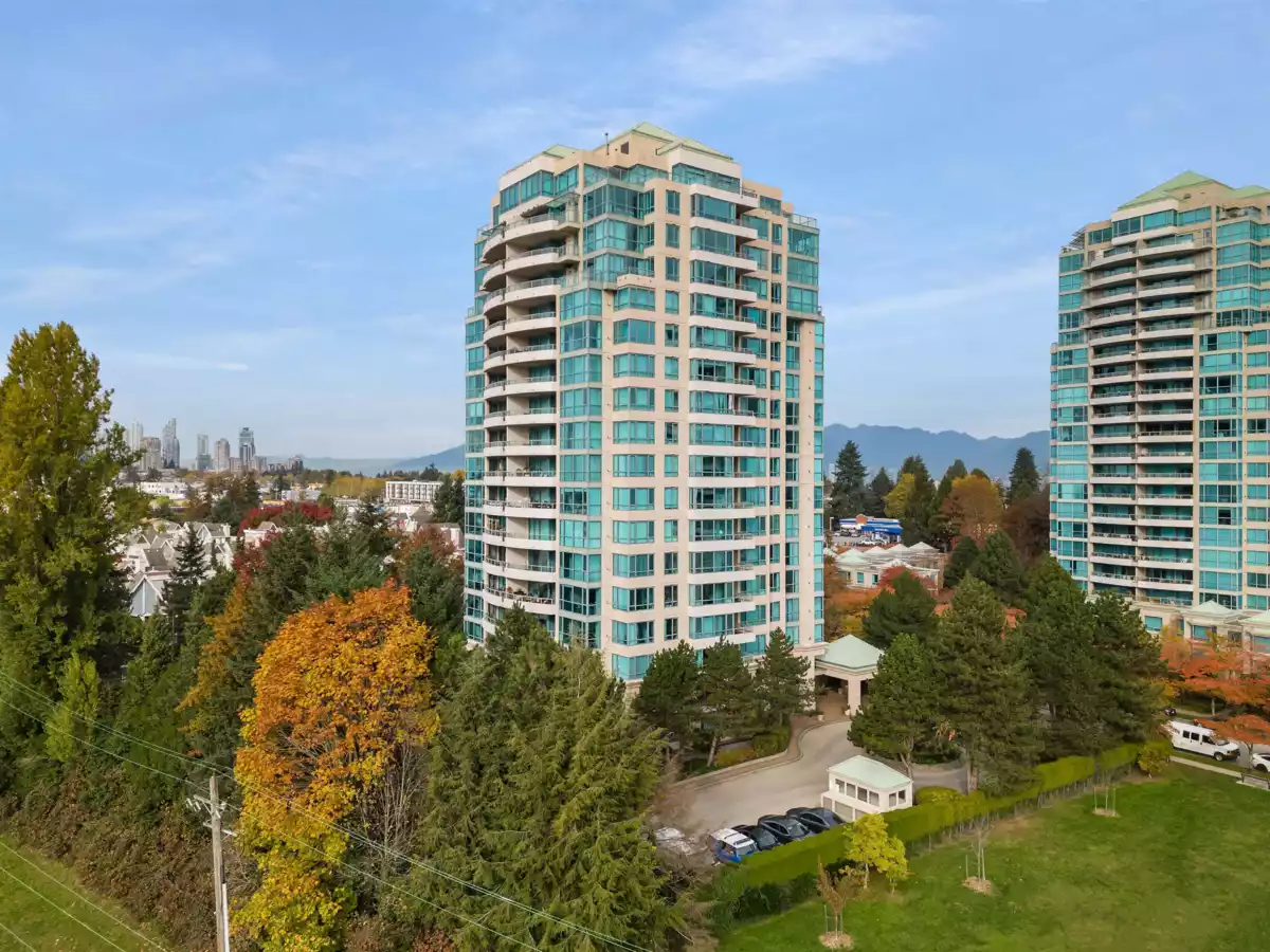 Neighborhood Park Photo Near 306 6622 Southoaks Crescent, Burnaby, BC