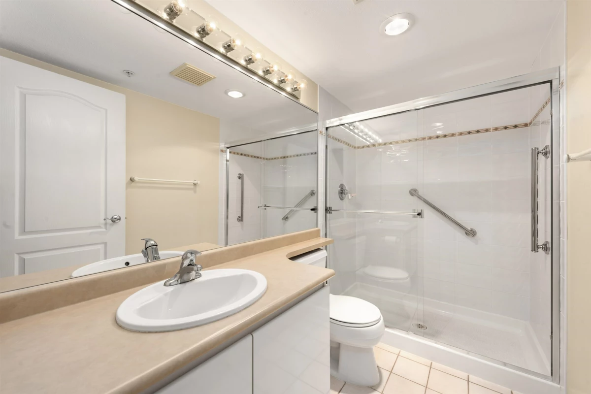 Outdoor Patio Photo of 306 6622 Southoaks Crescent, Burnaby, BC