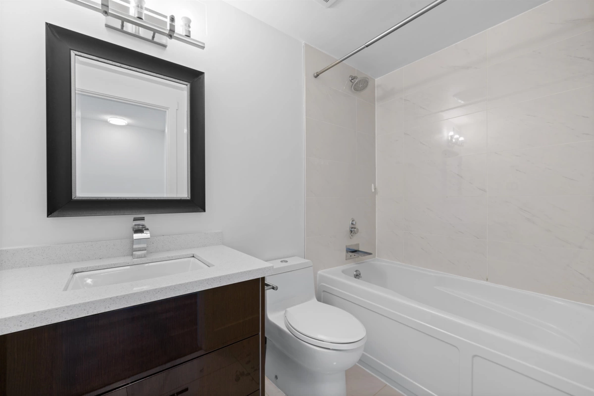 Hallway Photo of 203 1238 Melville Street, Vancouver, BC