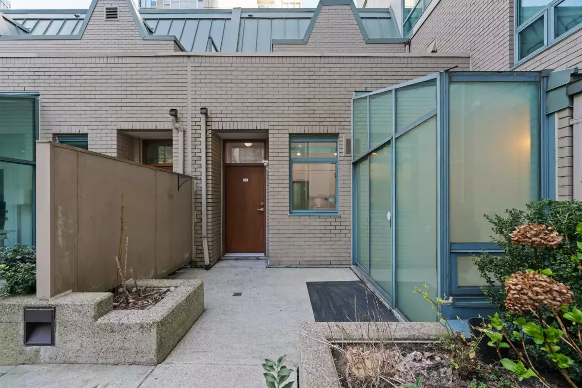 Outdoor Kitchen Photo of 203 1238 Melville Street, Vancouver, BC