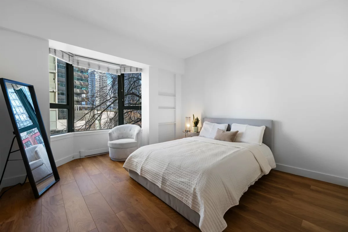 Staircase Photo of 203 1238 Melville Street, Vancouver, BC