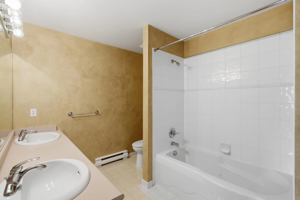 Garage Interior Photo of 2 5900 Ferry Road, Delta, BC