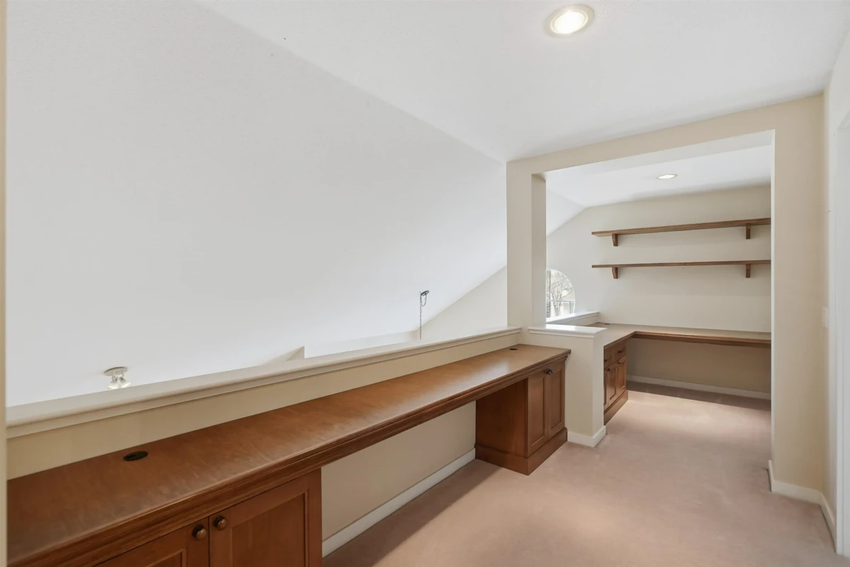 Hallway Photo of 2 5900 Ferry Road, Delta, BC