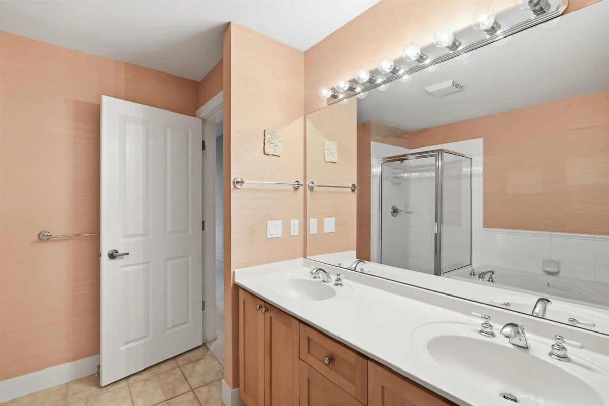 Laundry Room Photo of 2 5900 Ferry Road, Delta, BC