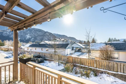1198 Village Green Way, Squamish, BC, Squamish — Townhouse for sale