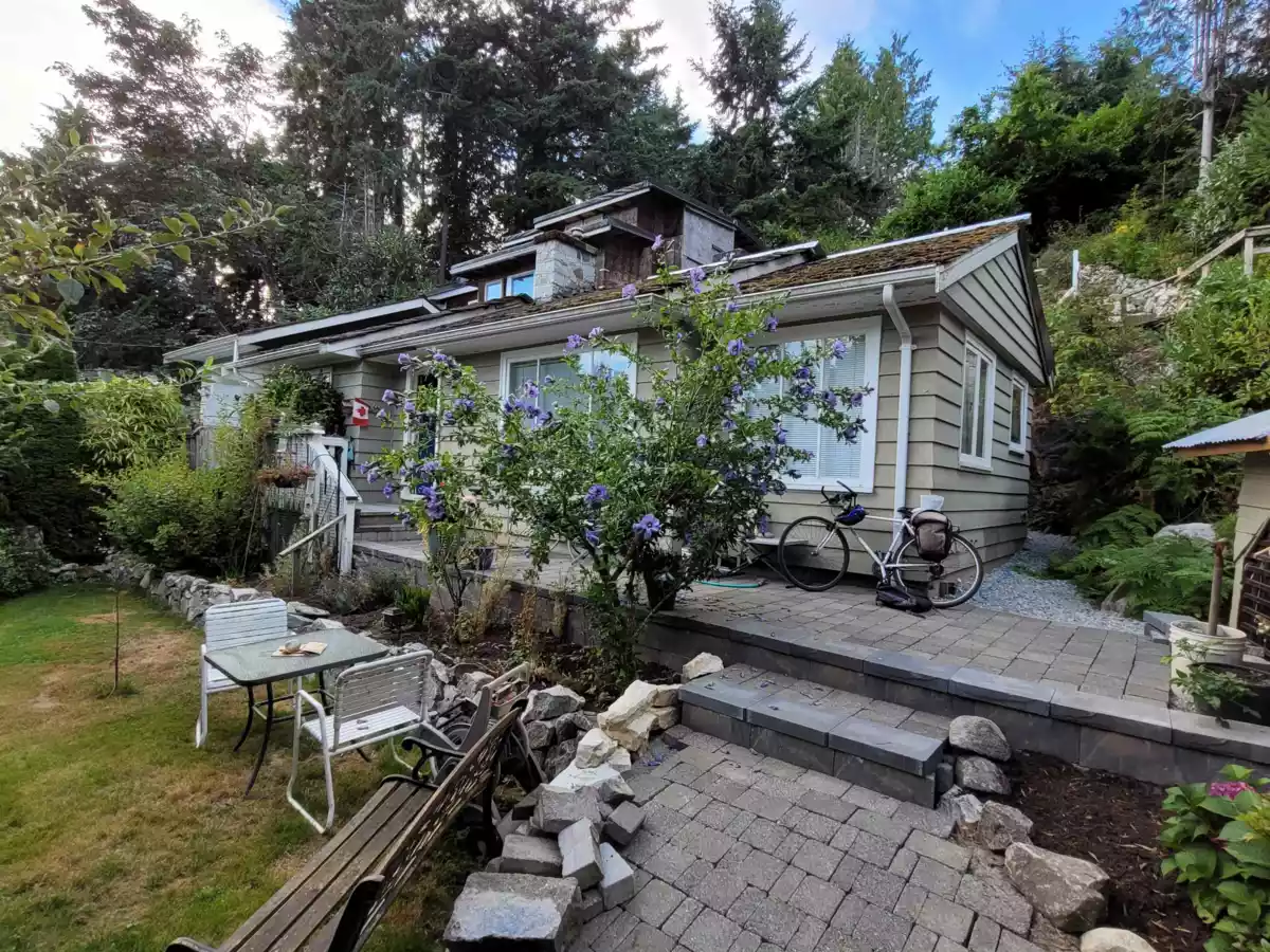 Living Room Photo of 4405 Marine Drive, West Vancouver, BC