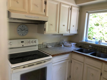 Pantry Photo of 4405 Marine Drive, West Vancouver, BC