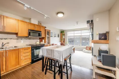 421 1211 Village Green Way, Squamish, BC, Squamish — Apartment/Condo for sale