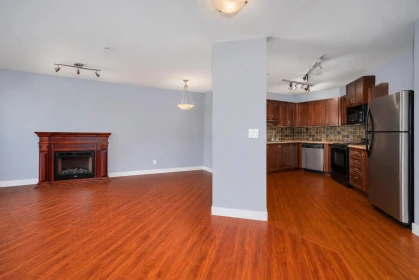 Kitchen Photo of 202 2955 Diamond Crescent, Abbotsford, BC