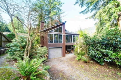576 Cowan Road, Bowen Island, BC, Bowen Island — Single Family Residence for sale