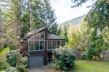 Garden / Landscaping Photo of 576 Cowan Road, Bowen Island, BC
