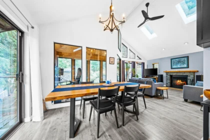 Kitchen Island Photo of 576 Cowan Road, Bowen Island, BC