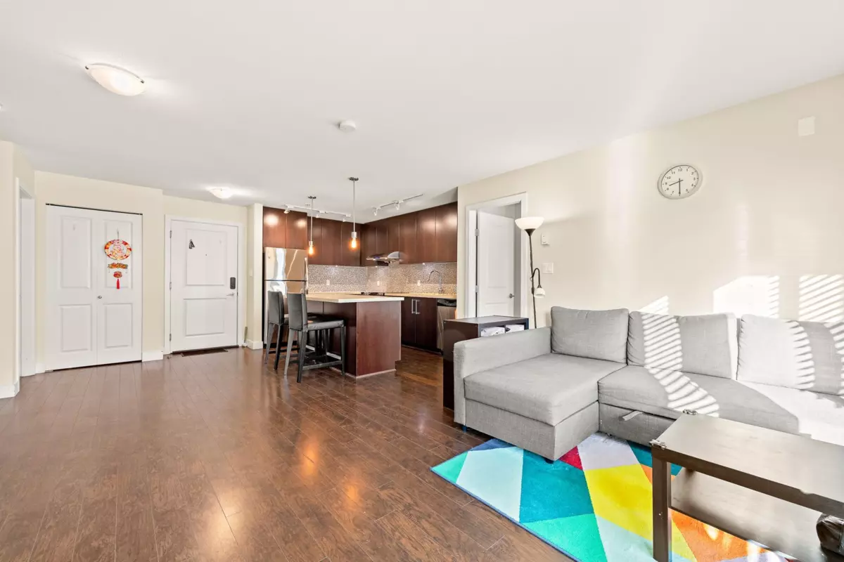 Dining Area Photo of 219 15735 Croydon Drive, Surrey, BC