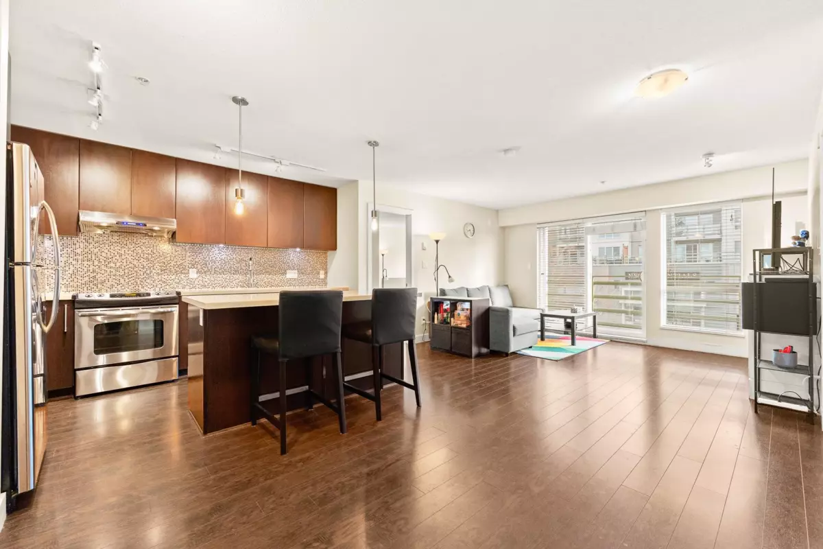 Family Room Photo of 219 15735 Croydon Drive, Surrey, BC