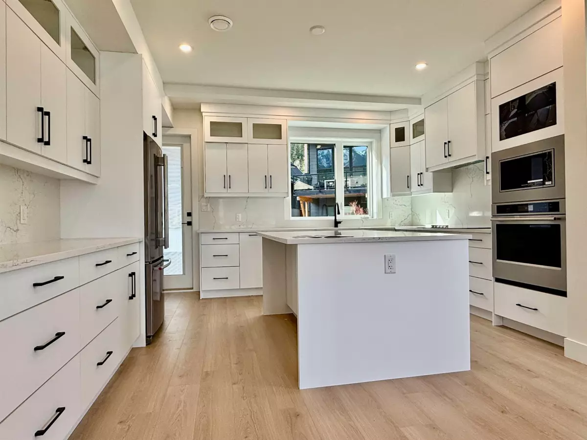 Kitchen Photo of 1006 Phare Crescent, Pemberton, BC