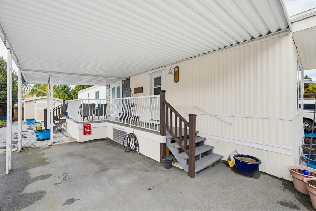 Family Room Photo of 182 3665 244 Street, Langley, BC