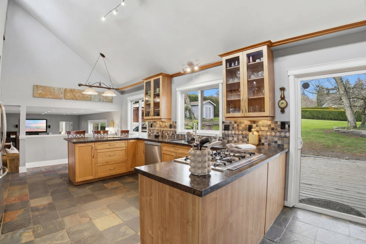 Family Room Photo of 12891 Southridge Drive, Surrey, BC