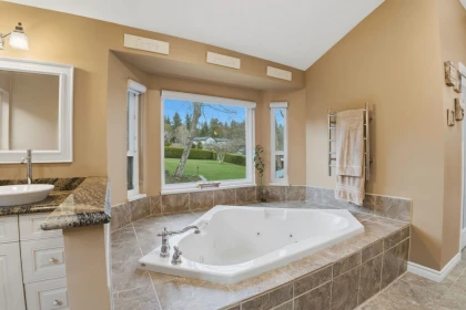 Garden / Landscaping Photo of 12891 Southridge Drive, Surrey, BC