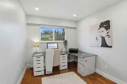 Kitchen Island Photo of 12891 Southridge Drive, Surrey, BC