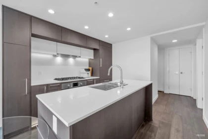 901 5580 No. 3 Road, Richmond, BC, Richmond — Apartment/Condo for sale