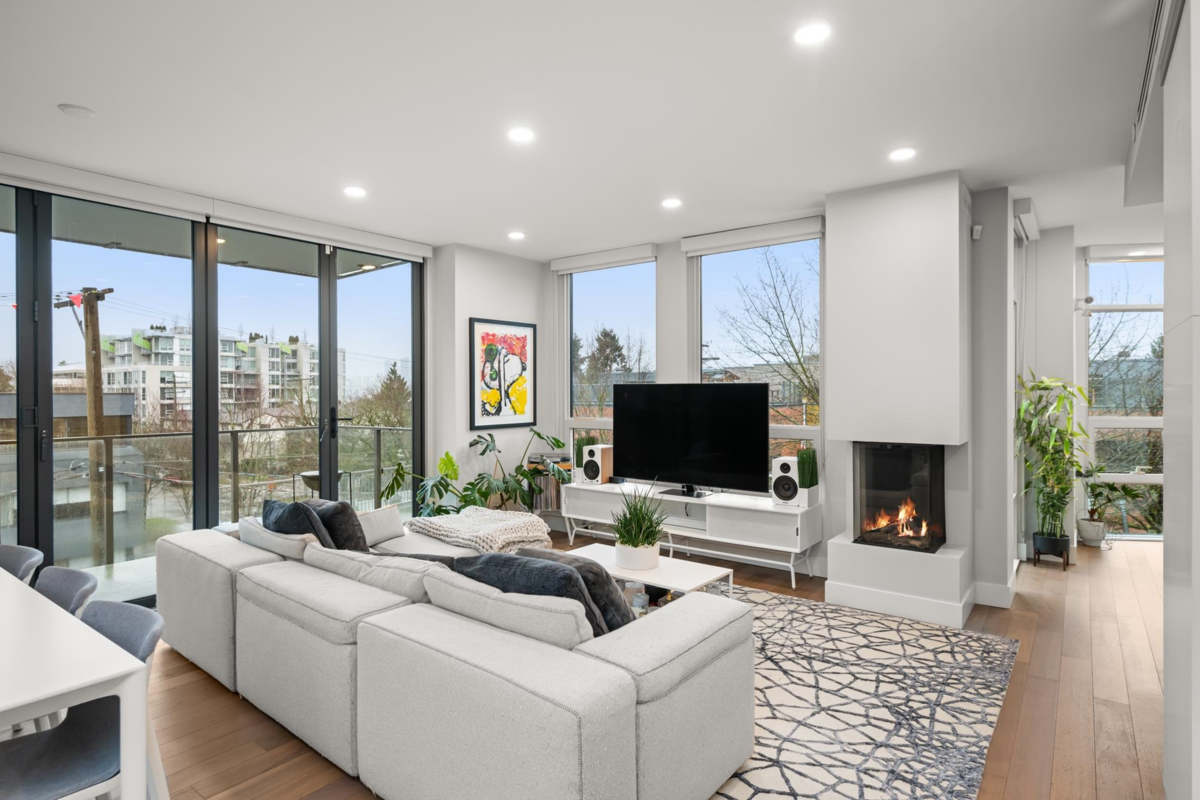 Dining Area Photo of 401 2687 Maple Street, Vancouver, BC
