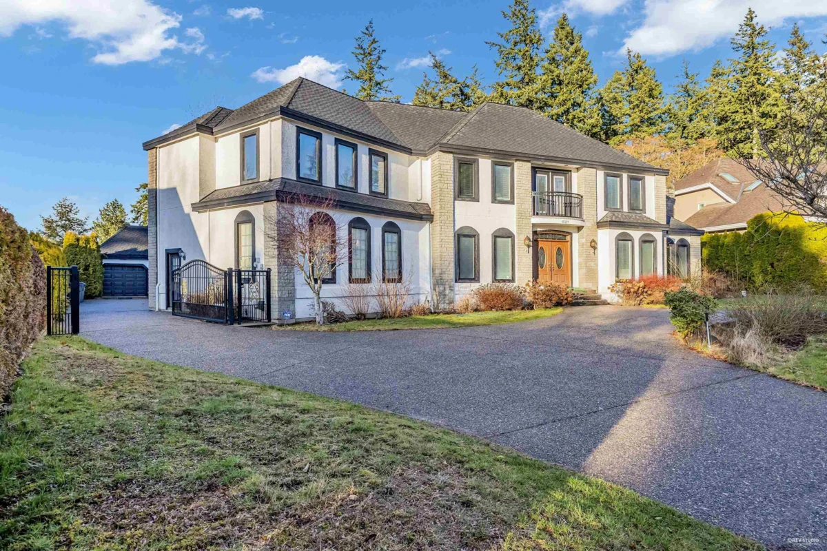 Family Room Photo of 13371 21a Avenue, Surrey, BC
