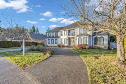 Staircase Photo of 13371 21a Avenue, Surrey, BC