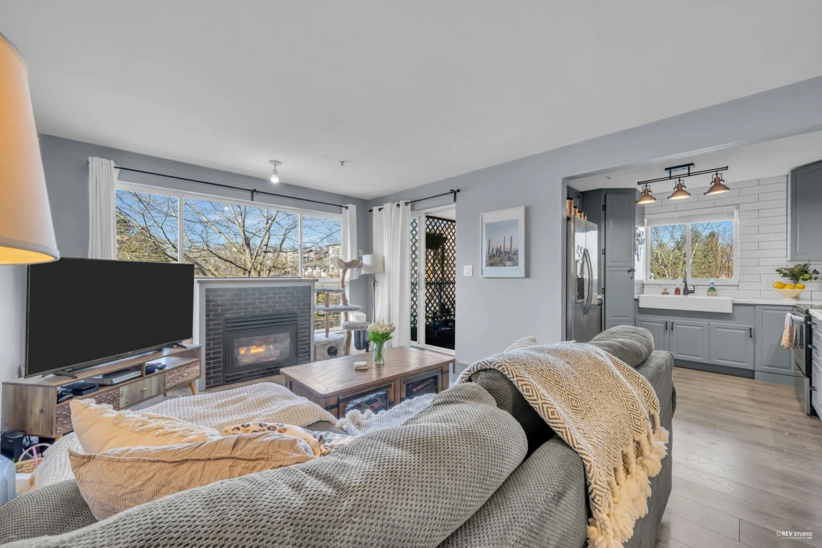 Dining Area Photo of 301 6390 196 Street, Langley, BC
