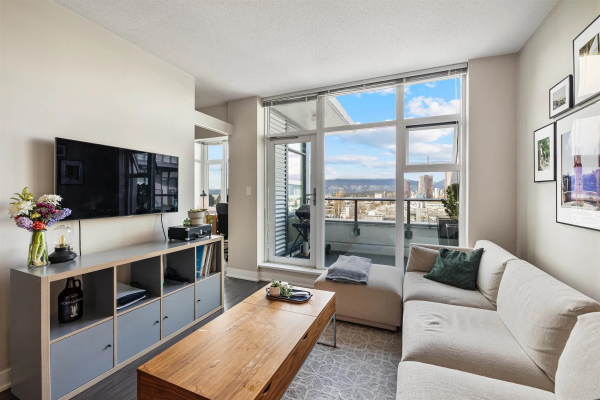 Living Room Photo of 820 1777 W 7th Avenue, Vancouver, BC